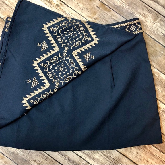 ☀️2/$20 NWT Blu Pepper Navy Aztec Faux Wrap Skirt - Picture 6 of 8
